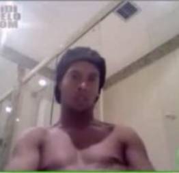 Ronaldinho Gaucho aposentado e punheteiro